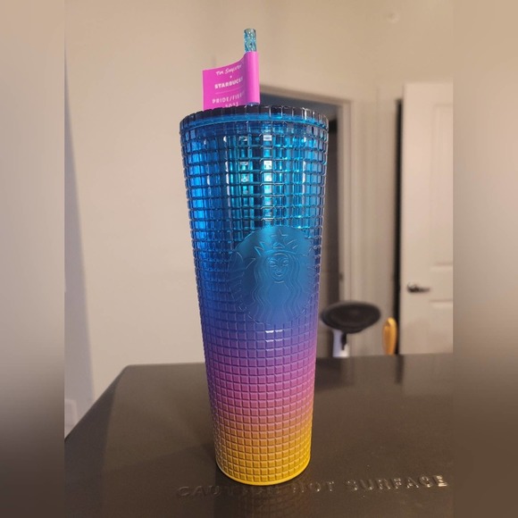 Starbucks Pride 2023 Collection - Picture 2 of 16